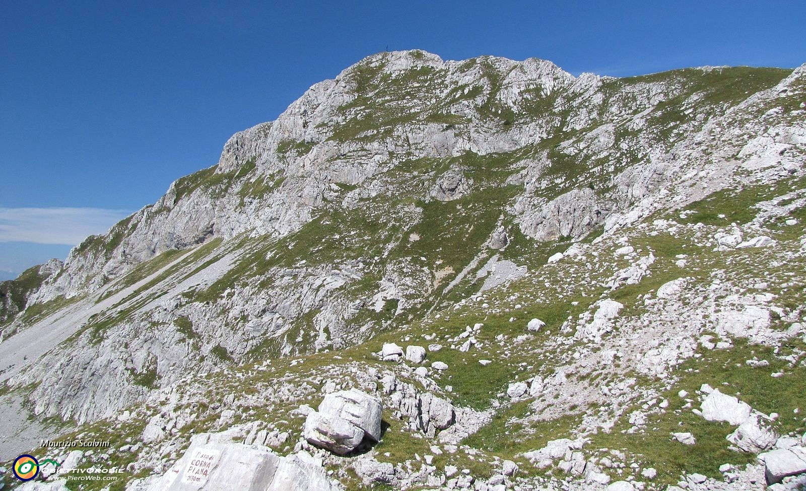 47 Non resisto...Risalgo la  Corna Piana....JPG